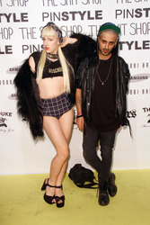 Jackee Word mit Begleitung