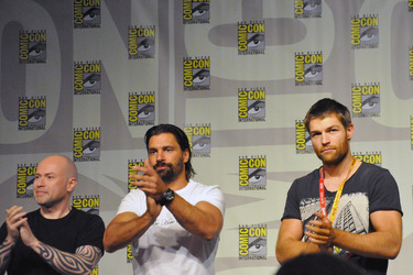 Steven S. DeKnight, Manu Bennett, Liam McIntyre