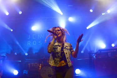 Jennifer Weist (Jennifer Rostock)