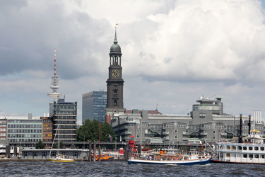 Fernsehturm und Hamburger Michel