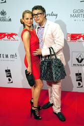 Sarah Latton, Rolf Schneider