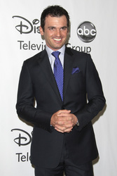 Tony Dovolani