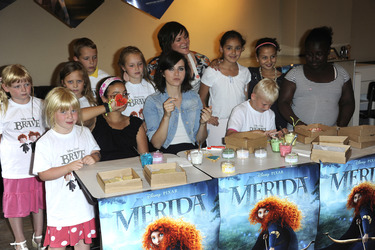 Nora Tschirner mit Kindern