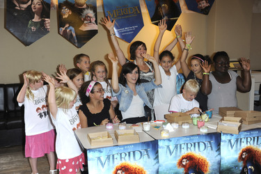 Nora Tschirner mit Kindern