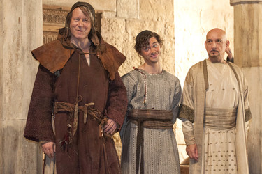 Stellan Skarsgard, Tom Payne, Ben Kingsley