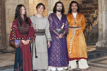 Emma Rigby, Tom Payne, Olivier Martinez, Elyas M'Barek