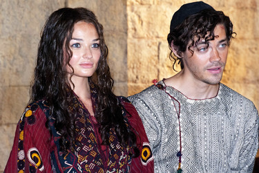 Emma Rigby, Tom Payne 
Emma Rigby, Tom Payne