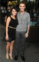 Aaron Carter mit Begleitung