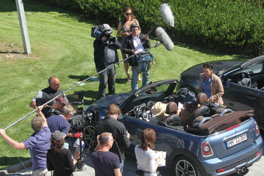 Christine Neubauer mit Filmteam