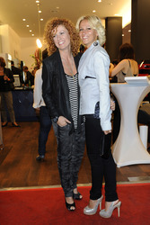 Lucy Diakovska mit Freundin Kamelia