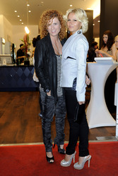 Lucy Diakovska mit Freundin Kamelia