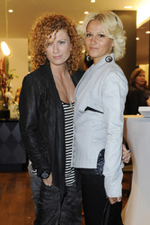 Lucy Diakovska mit Freundin Kamelia