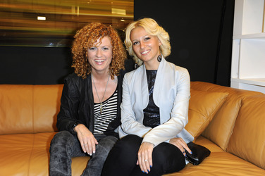 Lucy Diakovska mit Freundin Kamelia