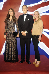 Tamara Gräfin von Nayhauß mit den Wachsfiruren von Prinz William und Herzogin Kate