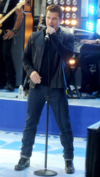 Nick Lachey (98 Degrees)