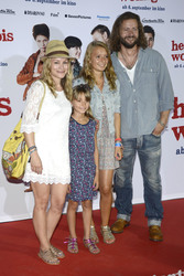 Dorkas Kiefer mit Begleitung