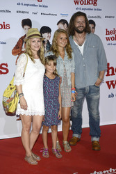 Dorkas Kiefer mit Begleitung