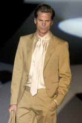 Desfile de Roberto Verino Model