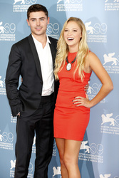 Zac Efron, Maika Monroe