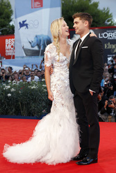 Maika Monroe, Zac Efron