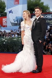 Maika Monroe, Zac Efron