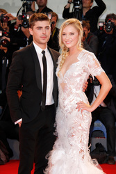 Maika Monroe, Zac Efron