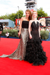 Albina Dzhanabaeva, Franziska Petri