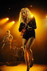 Sarah Blackwood (Walk off the Earth)