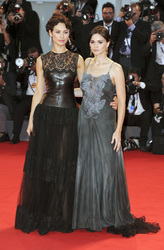 Olga Kurylenko, Romina Mondello