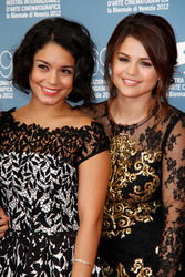 Vanessa Hudgens, Selena Gomez