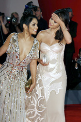 Vanessa Hudgens, Selena Gomez