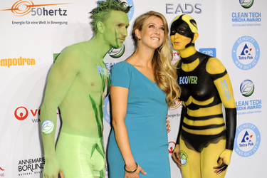 Nina Eichinger mit Bodypaint Models
