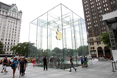 Apple Retail Store 5th Ave - New Cube