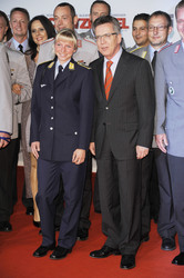 Thomas de Maizière  mit Truppenteilen