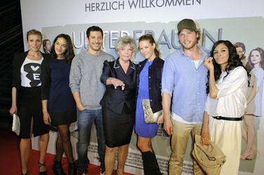 Franziska Weisz, Anita Olatunji, Fahri Yardim, Grit Boettcher, Alexandra Neldel, Sebastian Ströbel, Collien Fernandes