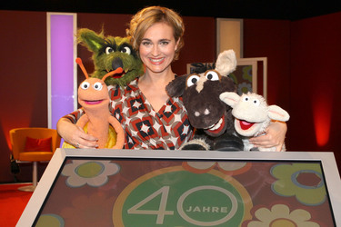 Caren Miosga mit Fienchen, Wolf, Wolle und Pferd