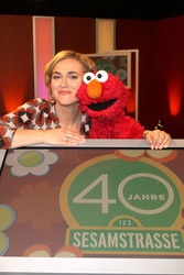 Caren Miosga mit Elmo