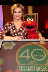 Caren Miosga mit Elmo