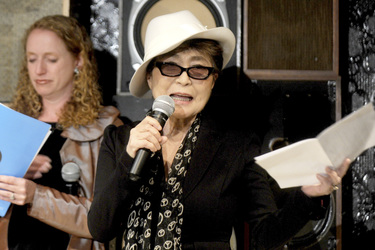 Suzanne Nossel, Yoko Ono