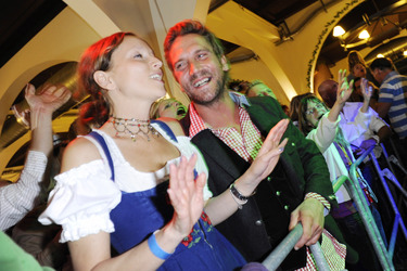 Peer Kusmagk mit Freundin Sonja