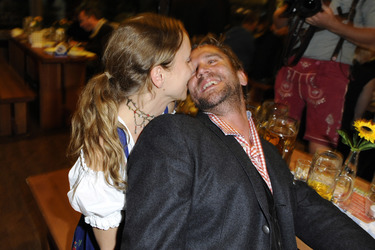 Peer Kusmagk mit Freundin Sonja