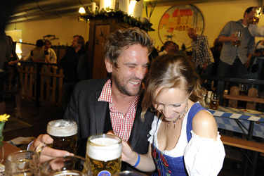 Peer Kusmagk mit Freundin Sonja