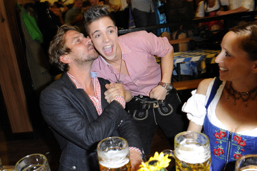 Peer Kusmagk, Luca Hänni