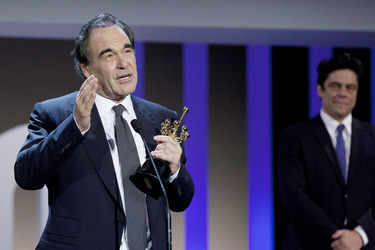 Oliver Stone, Benicio Del Toro