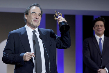 Oliver Stone, Benicio Del Toro