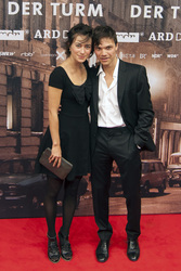 Sebastian Urzendowsky mit Freundin Noo Steffen