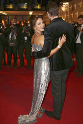 Nazan Eckes, Julian Khol