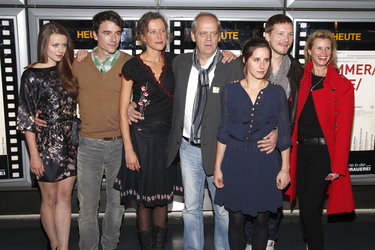 Alice Dwyer, Alexander Khuon, Katharina Spiering, Hans-Heinrich Hardt, Amelie Kiefer, Robert Gwisdek, Leslie Malton