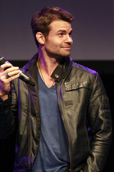 Daniel Gillies