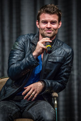 Daniel Gillies